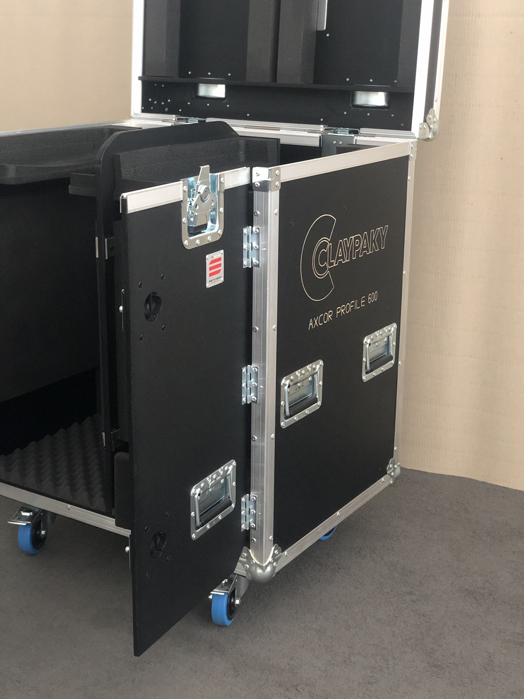 Santosom Flight Case for 2x ClayPaky Axcor Profile 600
