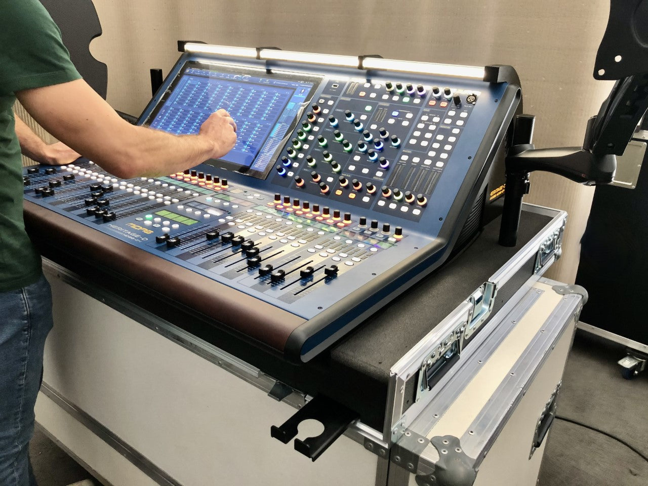 Santosom Flight Case for Midas Heritage-D HD96