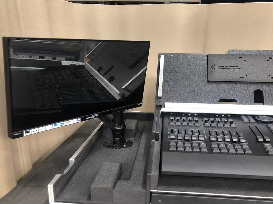 Santosom Integrated Solutions® (SIS) for MA3 Single, grandMA3 onPC Command Wing (with Swivel Arm)