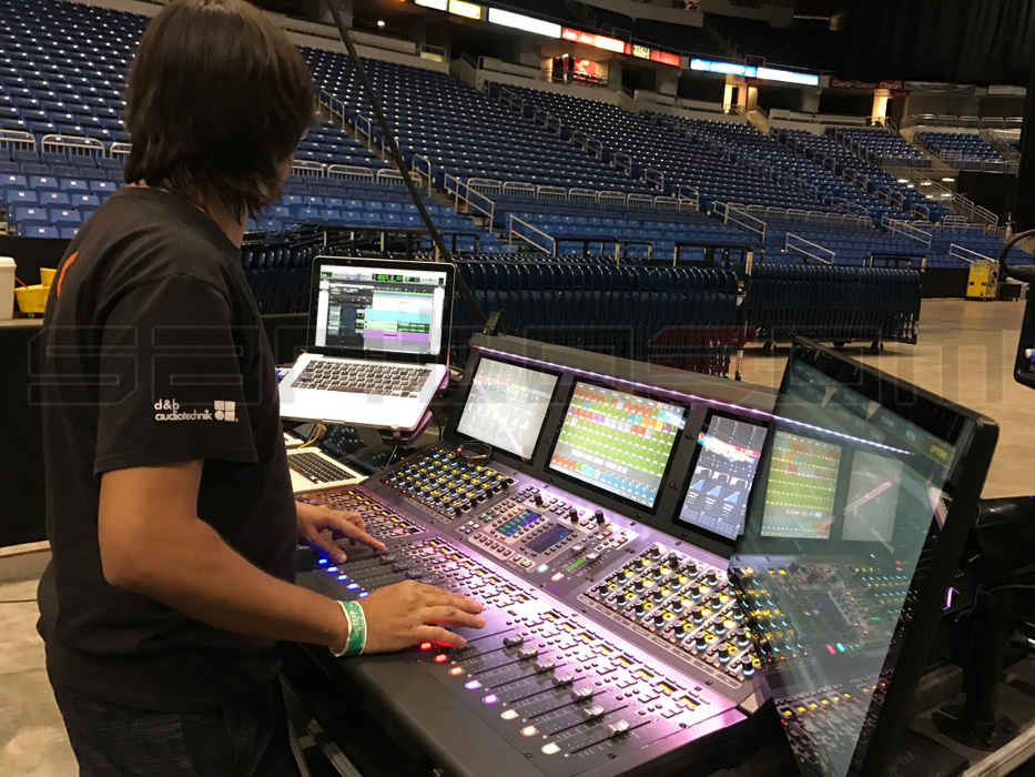 Santosom Mixer Flight case PRO-3, Avid S6L-24D Control Surface